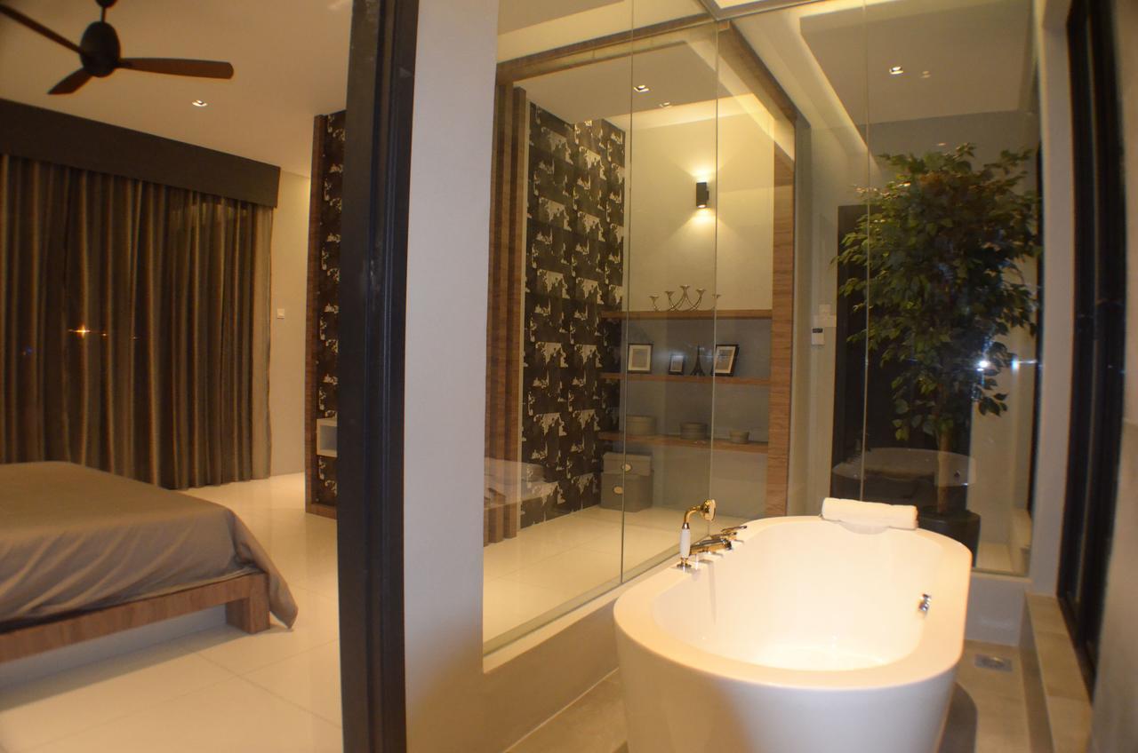 Atlantis Pool @ Tambun Homestay