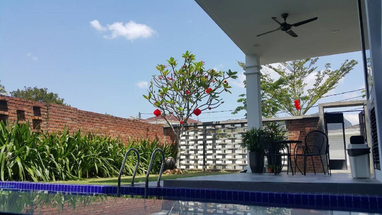 Atlantis Pool @ Tambun Homestay *